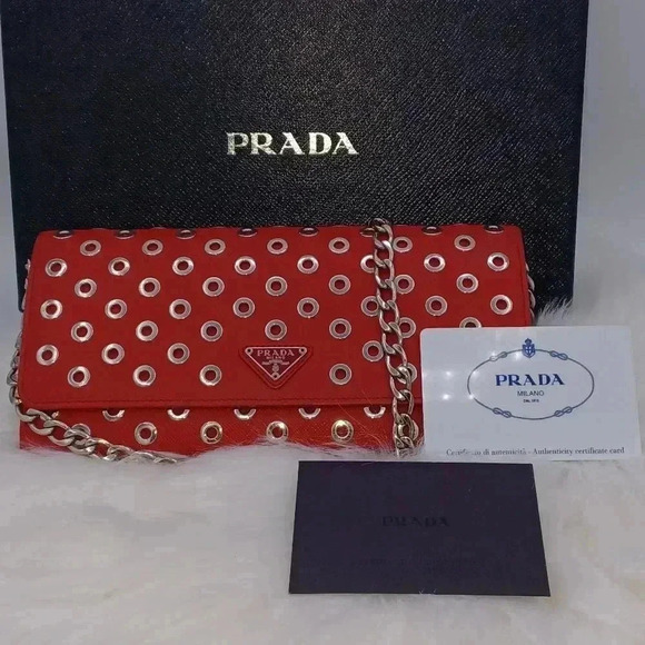 🎁Prada Rouge Grommet Embellished Leather WOC - Picture 6 of 17
